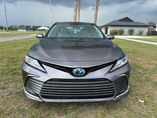2024 Toyota Camry Hybrid XLE