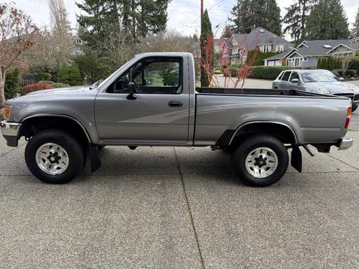1993 Toyota Pickup Truck DX