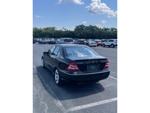 Photo 4 of 10 of 2007 Mercedes-Benz C-Class C230
