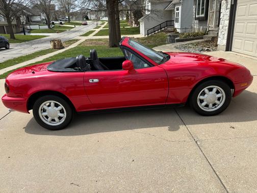 Red 1993 Mazda MX-5 Miata Limited Edition
