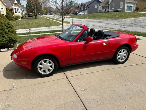 Red 1993 Mazda MX-5 Miata Limited Edition