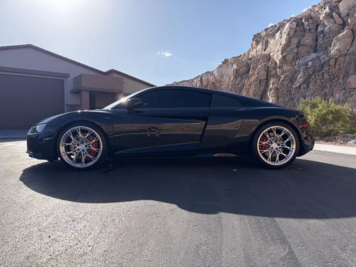 Black 2023 Audi R8 V10 performance