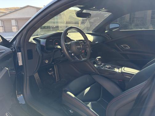 Black 2023 Audi R8 V10 performance