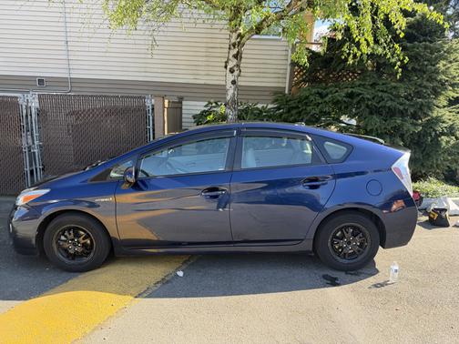 Blue 2013 Toyota Prius Three