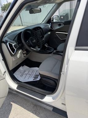 White 2020 Kia Soul LX