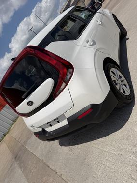 White 2020 Kia Soul LX
