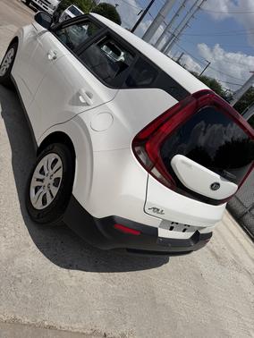 White 2020 Kia Soul LX