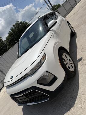 White 2020 Kia Soul LX
