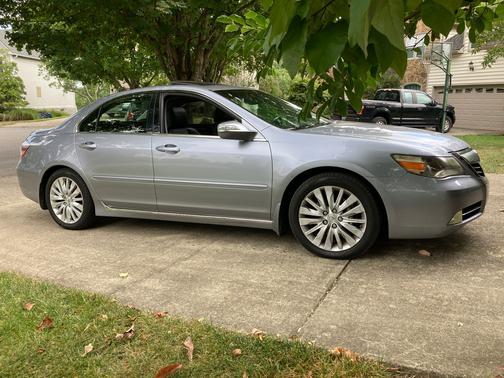 2011 Acura RL Technology