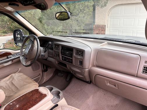 Green 2000 Ford Excursion Limited 4WD