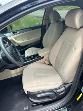 Black 2017 Hyundai SONATA SE