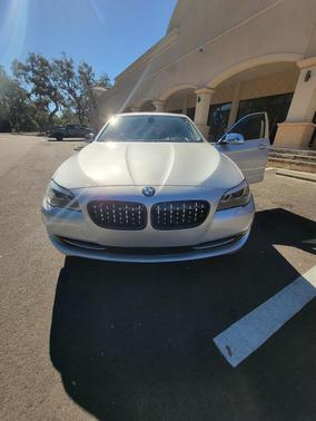 2011 BMW 528 i