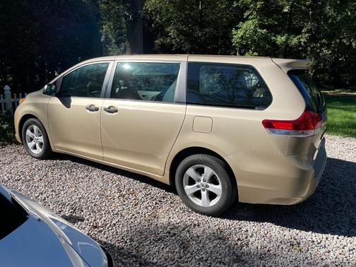 Gold 2012 Toyota Sienna Base