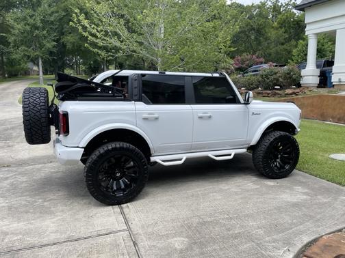 2023 Ford Bronco Outer Banks