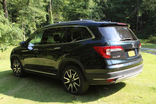 2019 Honda Pilot Touring 8-Passenger