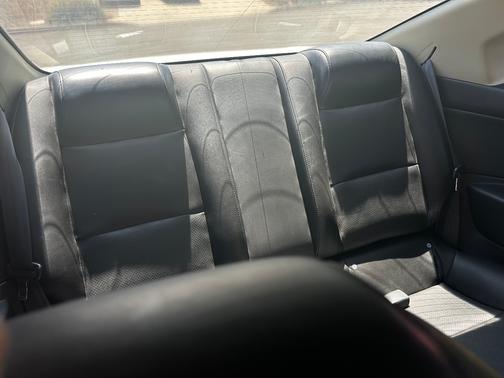 White 2004 INFINITI G35 Base