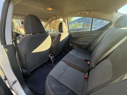 Silver 2016 Nissan Versa 1.6 SL