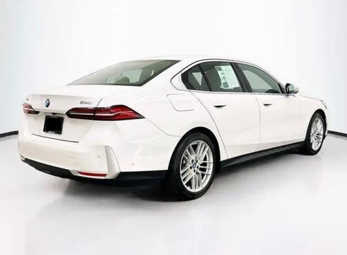 2024 BMW 530 i xDrive