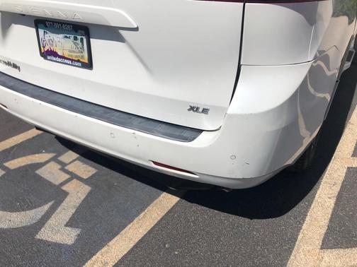 White 2020 Toyota Sienna XLE