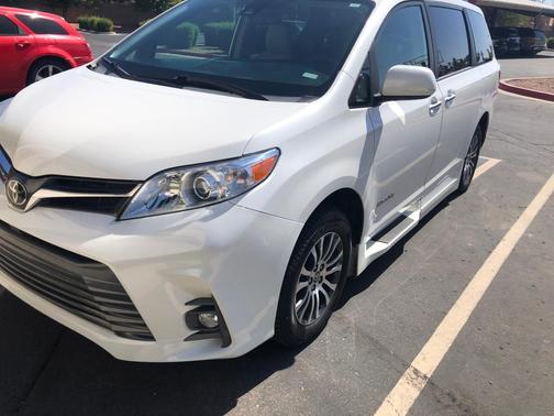 White 2020 Toyota Sienna XLE