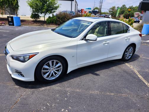 2015 INFINITI Q50 Premium