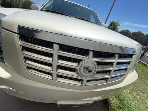 White 2008 Cadillac Escalade ESV Base