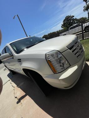 White 2008 Cadillac Escalade ESV Base