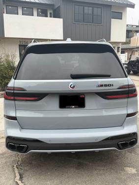 2023 BMW X7 M60i