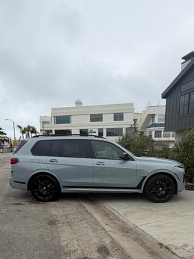 2023 BMW X7 M60i