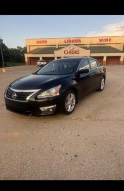 Black 2015 Nissan Altima 2.5 SV