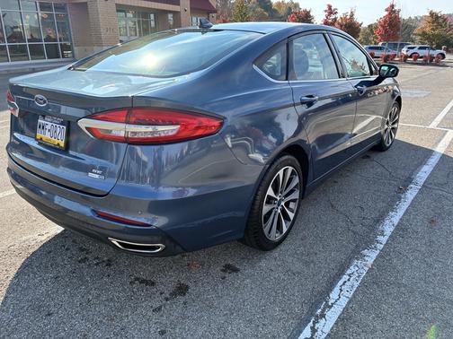 Blue 2019 Ford Fusion SE