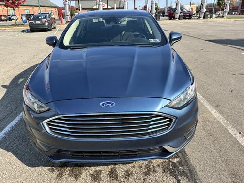 Blue 2019 Ford Fusion SE