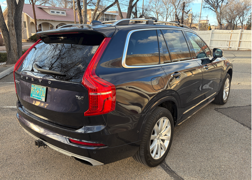 2017 Volvo XC90 T6 Momentum
