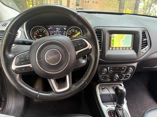 Gray 2018 Jeep Compass Latitude