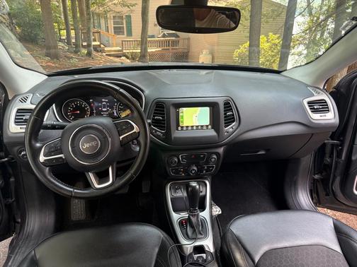 Gray 2018 Jeep Compass Latitude