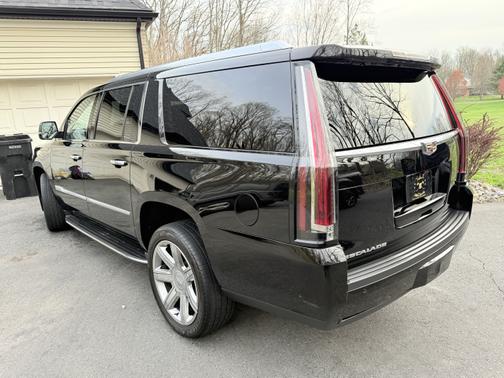 2020 Cadillac Escalade ESV Luxury