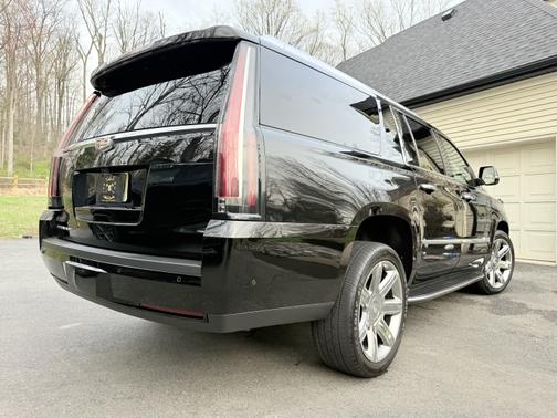 2020 Cadillac Escalade ESV Luxury