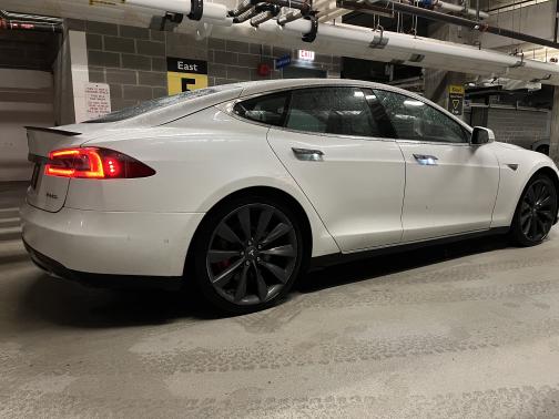 2015 Tesla Model S P85D