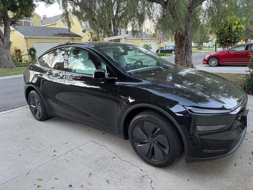 2026 Tesla Model Y Premium RWD