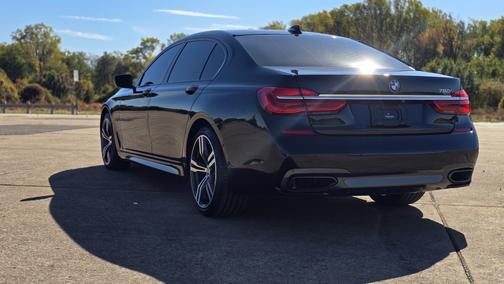 2018 BMW 750 i