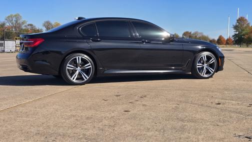 2018 BMW 750 i
