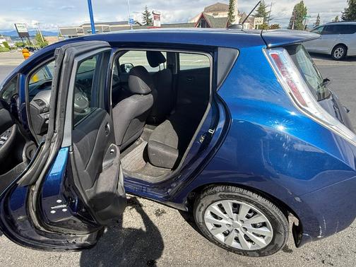 Blue 2017 Nissan Leaf S