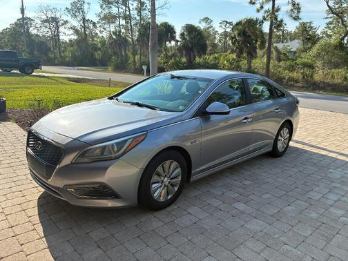 Silver 2016 Hyundai SONATA Hybrid SE