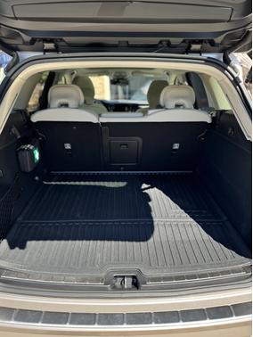 2025 Volvo XC60 Plug-In Hybrid T8 AWD Plus