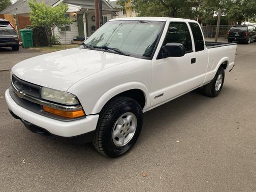 2003 Chevrolet S-10 LS Extended Cab