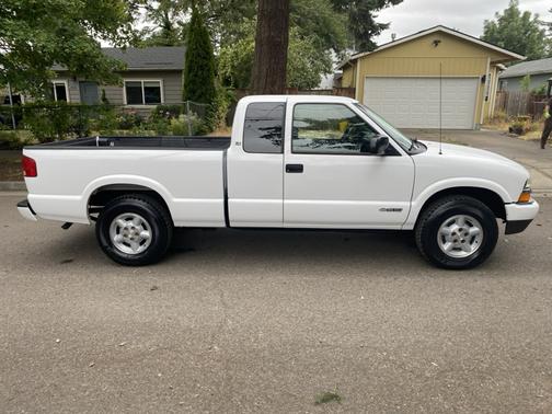 2003 Chevrolet S-10 LS Extended Cab