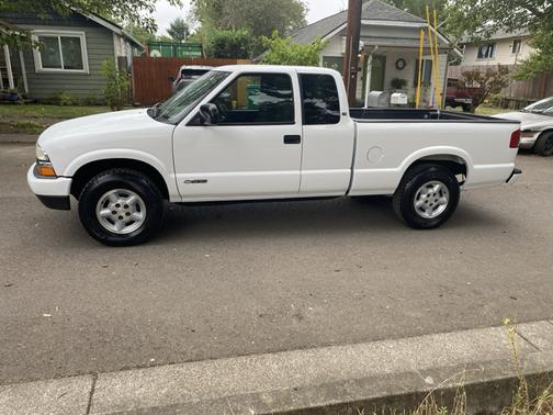 2003 Chevrolet S-10 LS Extended Cab