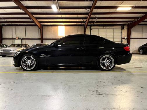 2011 BMW 335 is