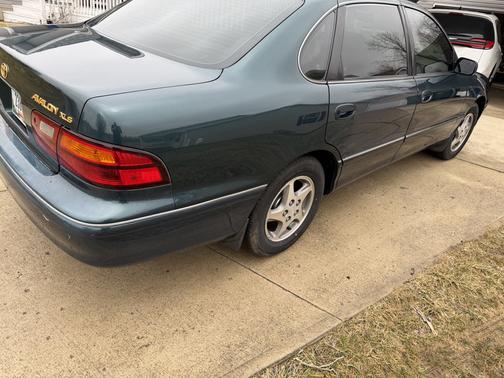 1999 Toyota Avalon XLS