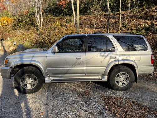 2000 Toyota 4Runner SR5 4WD